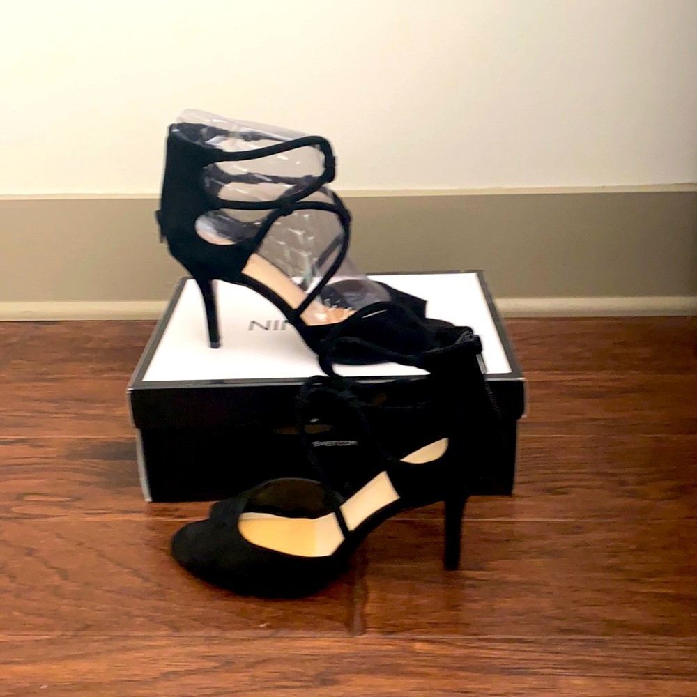Black Strappy Size 9 Heels